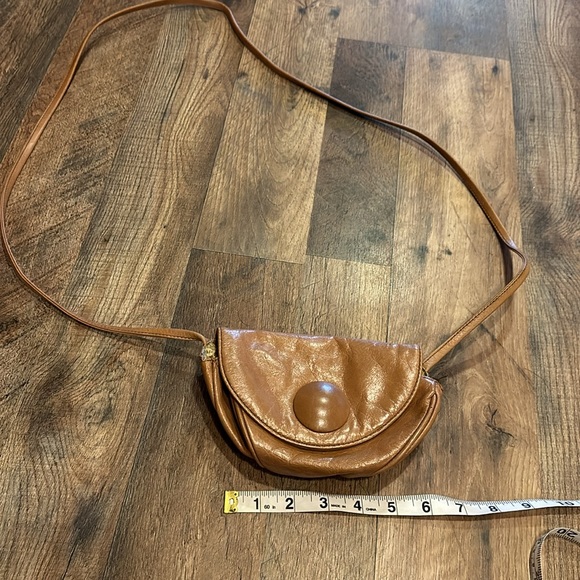 Hobo International Small Purse Leather Large Magnetic Button - Picture 9 of 11